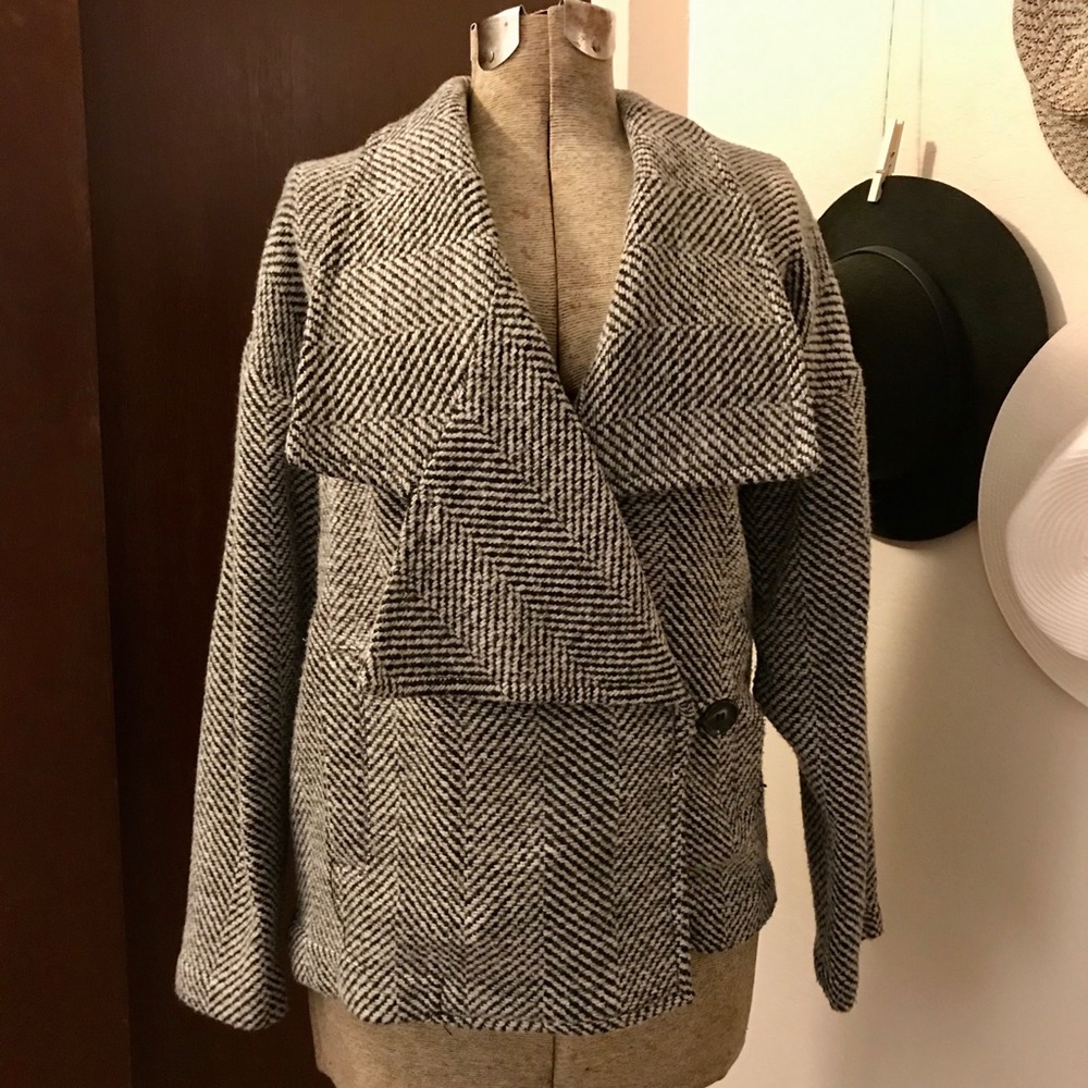 Frenchi tweed coat